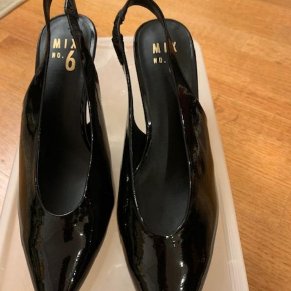 Black high heal shoes